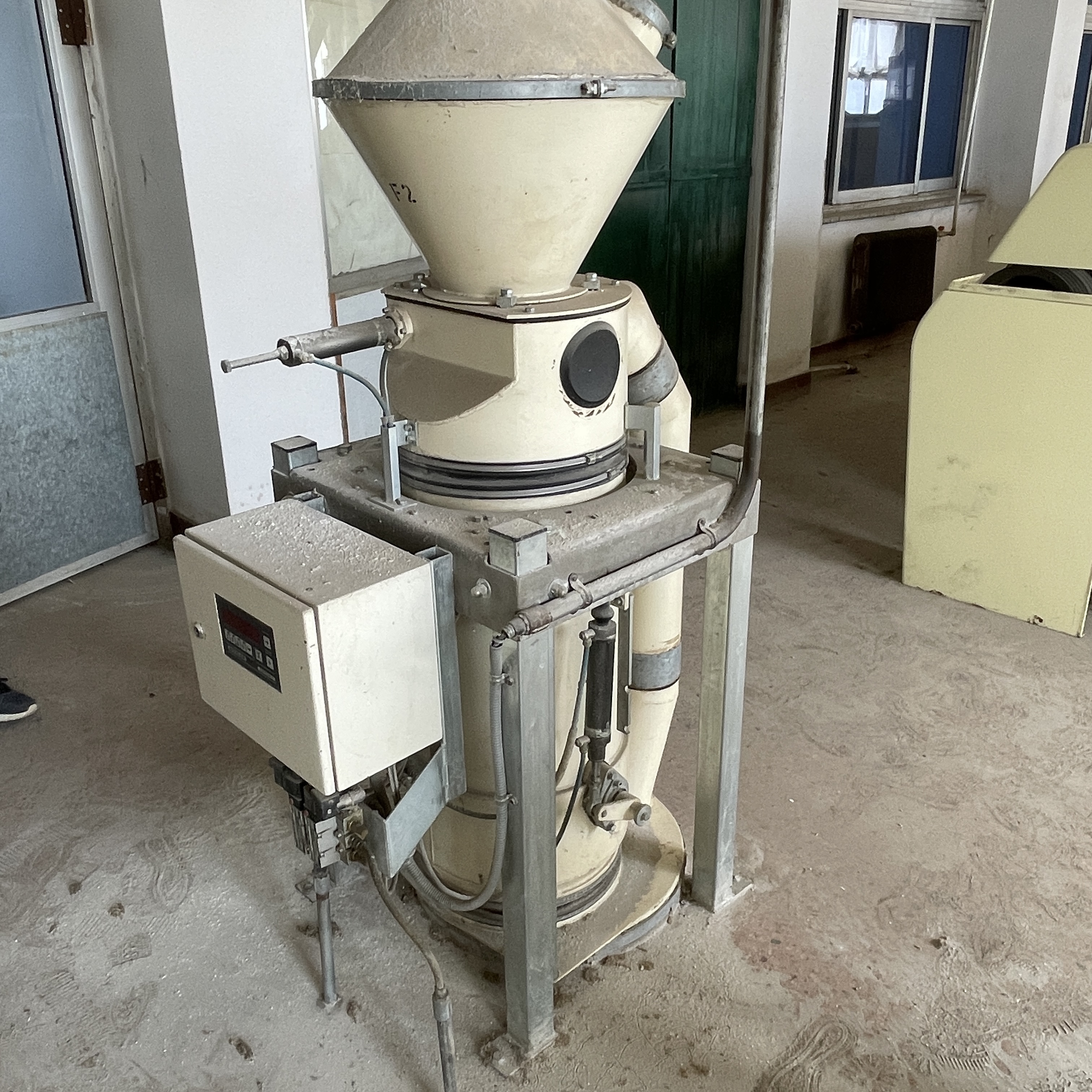 Used Buhler Electronic MWEE Flow Scales 3