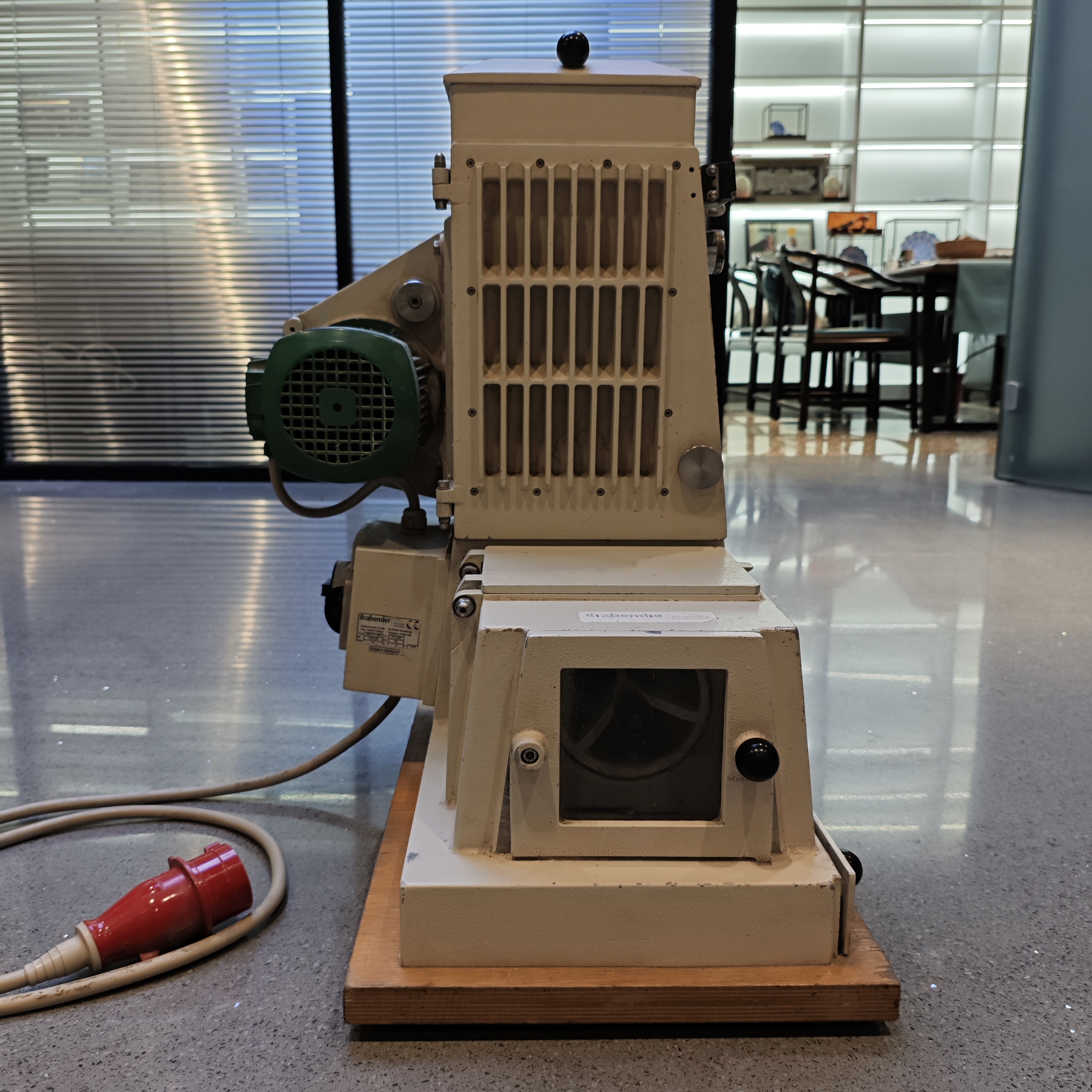 Brabender Lab Mill 1